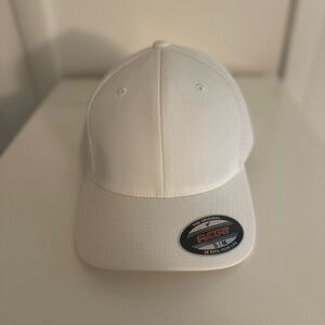Flexfit hat white brand new flex fit hat size small/medium